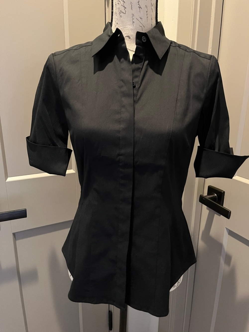 WHITE HOUSE/BLACK MARKET Short-Sleeve Button-Down Shirt - BLACK - SIZE 6 - Picture 5 of 11